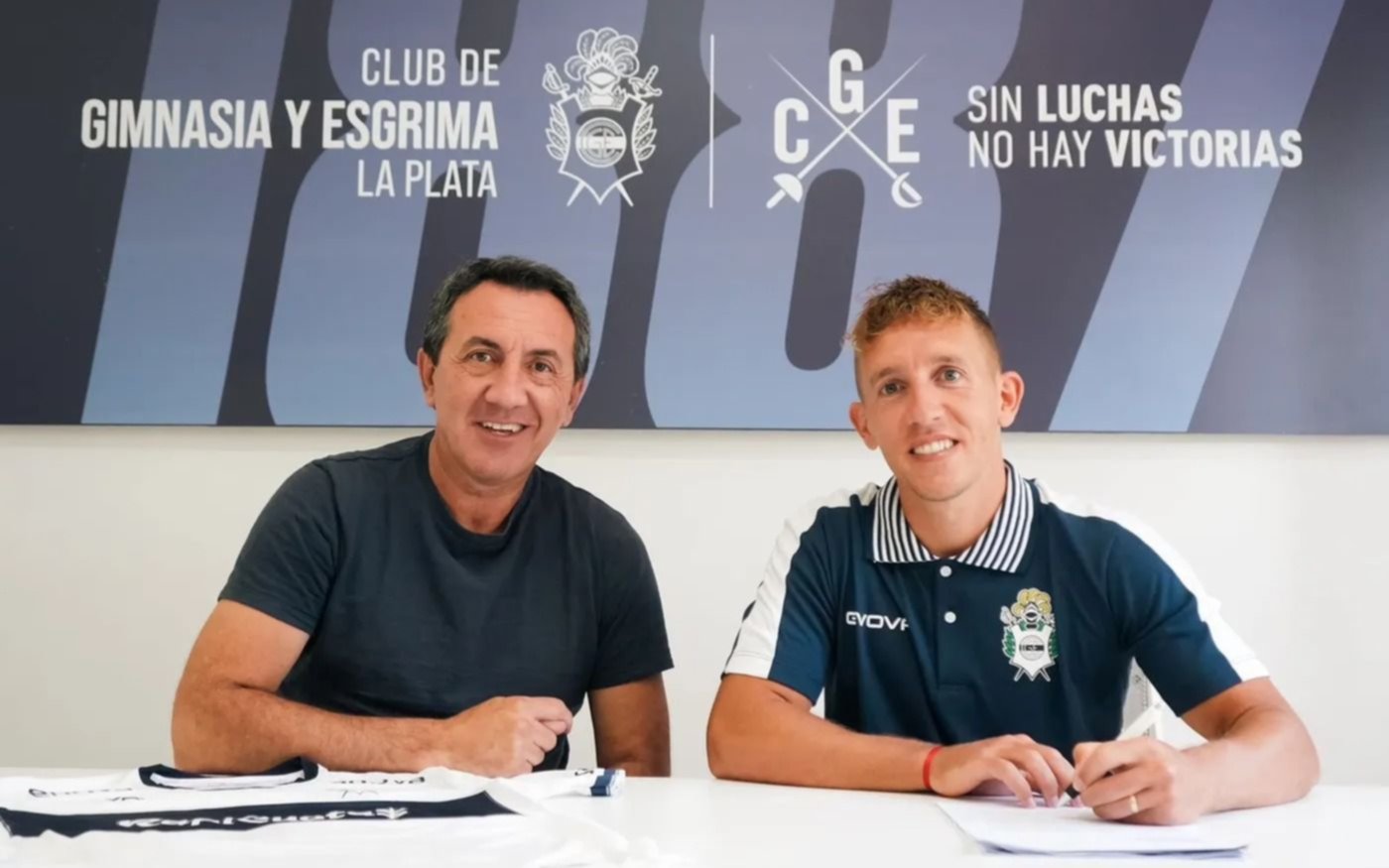 Pablo De Blasis dejó atrás los rumores y renovó contrato por un año con Gimnasia