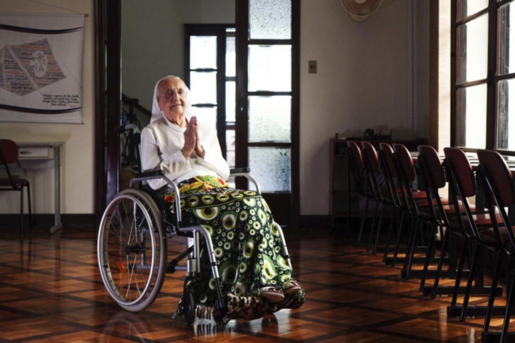 Una monja futbolera, la persona más longeva