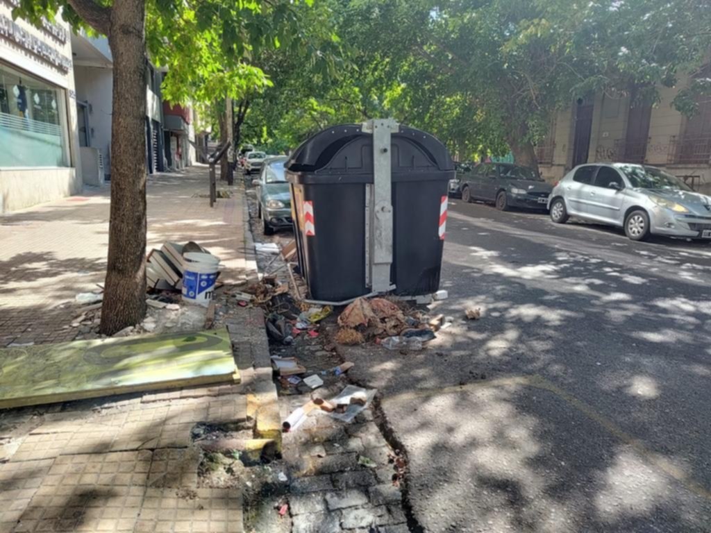 Crecen las quejas por contenedores desbordados