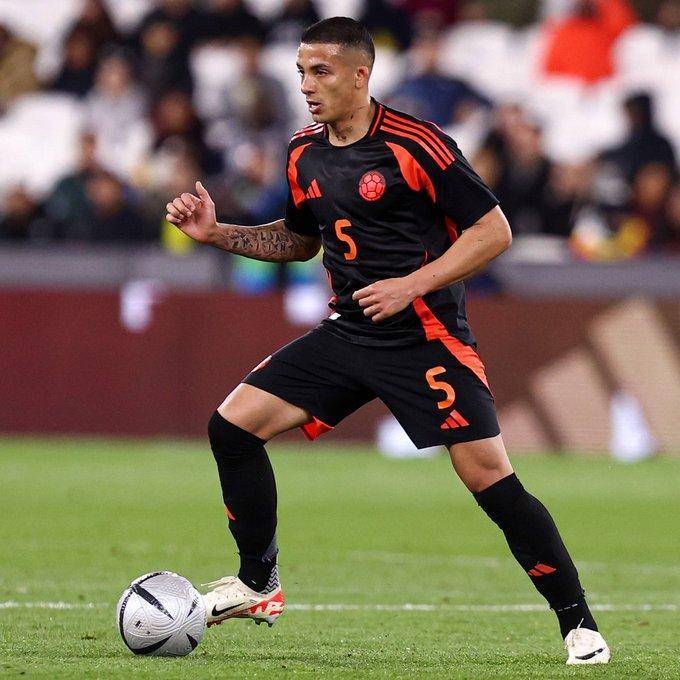 River le apuntó al colombiano Kevin Castaño