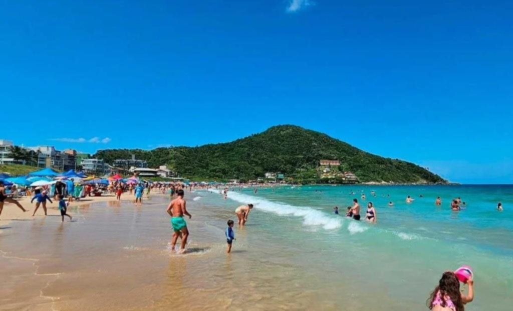Gastroenteritis en Brasil: declaran un brote en las playas del sur