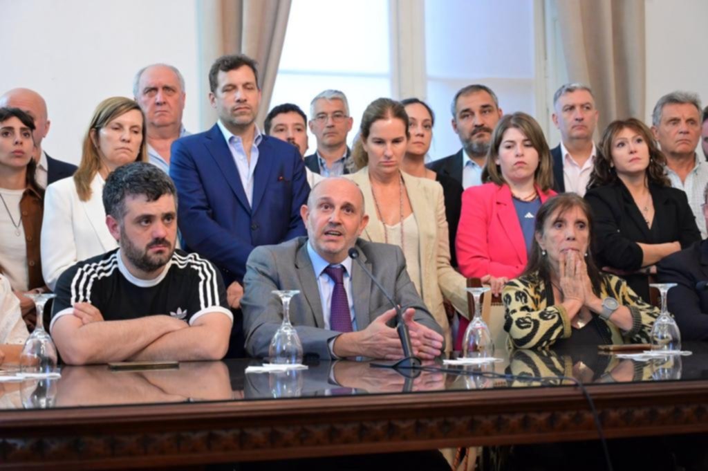 Faltazo oficial, reunión a medias y tensión entre Kicillof y la Legislatura
