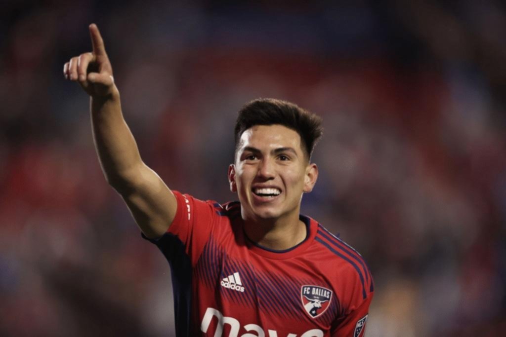 A una firma: Velasco, cerca de jugar en Boca