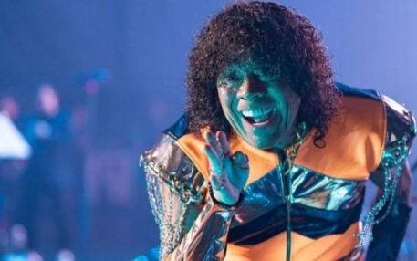 "La Mona" Jiménez cumple 74 y se armó fiestón para esta noche, donde repasará sus éxitos