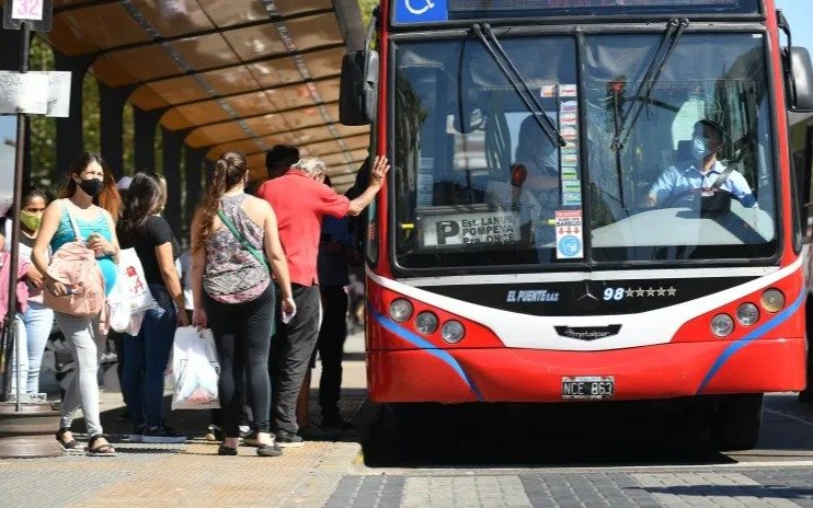 Los colectivos en el AMBA, reciben casi 100 denuncias por día: a qué líneas les pertenecen y cuáles son los motivos