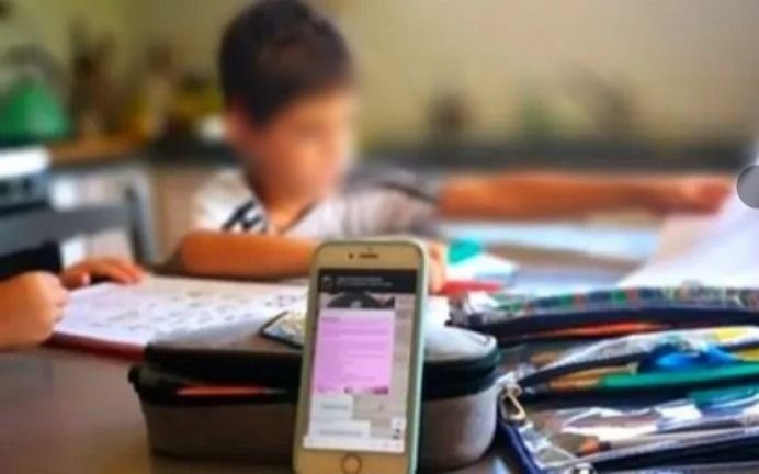 En Brasil prohibieron los celulares en las escuelas: ni en el recreo podrán usarlos