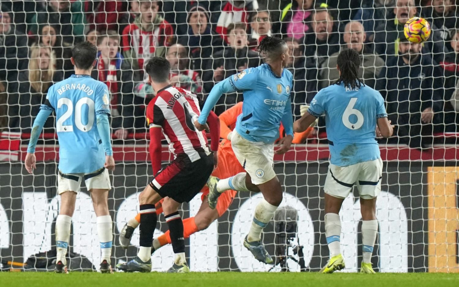Manchester City dejó dos puntos ante Brentford