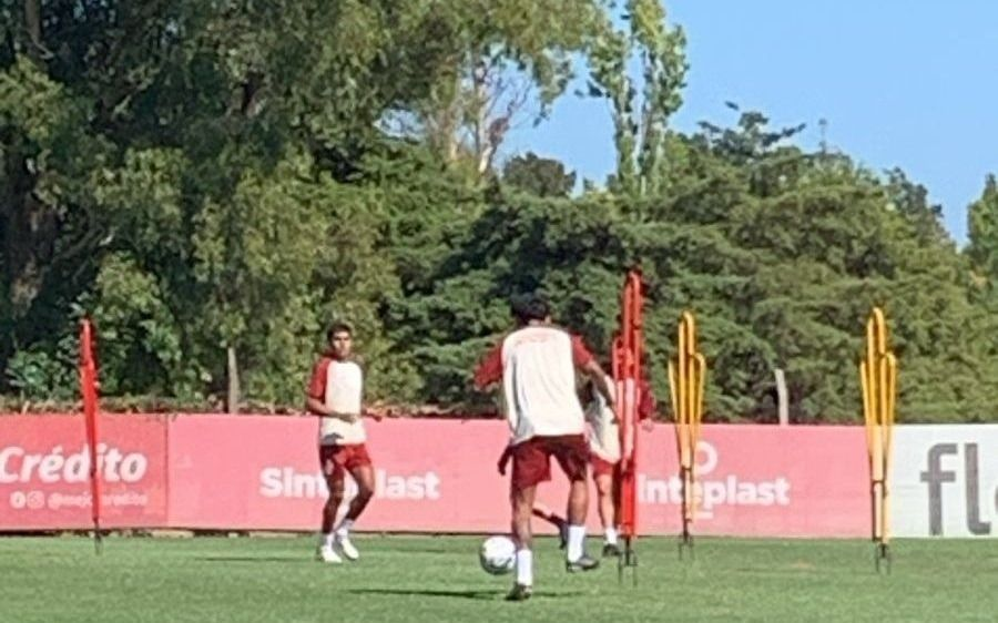 Cristian Medina ya llegó a Estudiantes: el primer entrenamiento en City Bell y cuándo es la presentación oficial