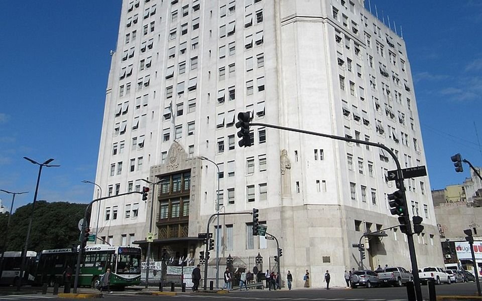 El Ministerio de Salud anunció que no renovará 1.400 contratos de empleados
