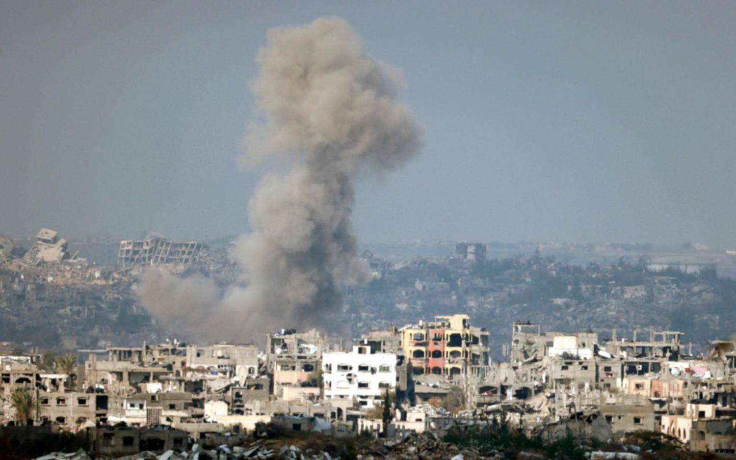 Israel acusa a Hamas de incumplir puntos del acuerdo de tregua y retomó los bombardeos