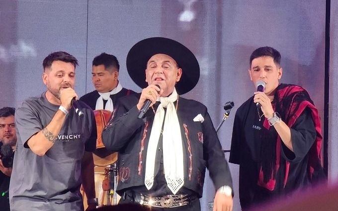 El Chaqueño Palavecino colmó Jesús María con un show inolvidable