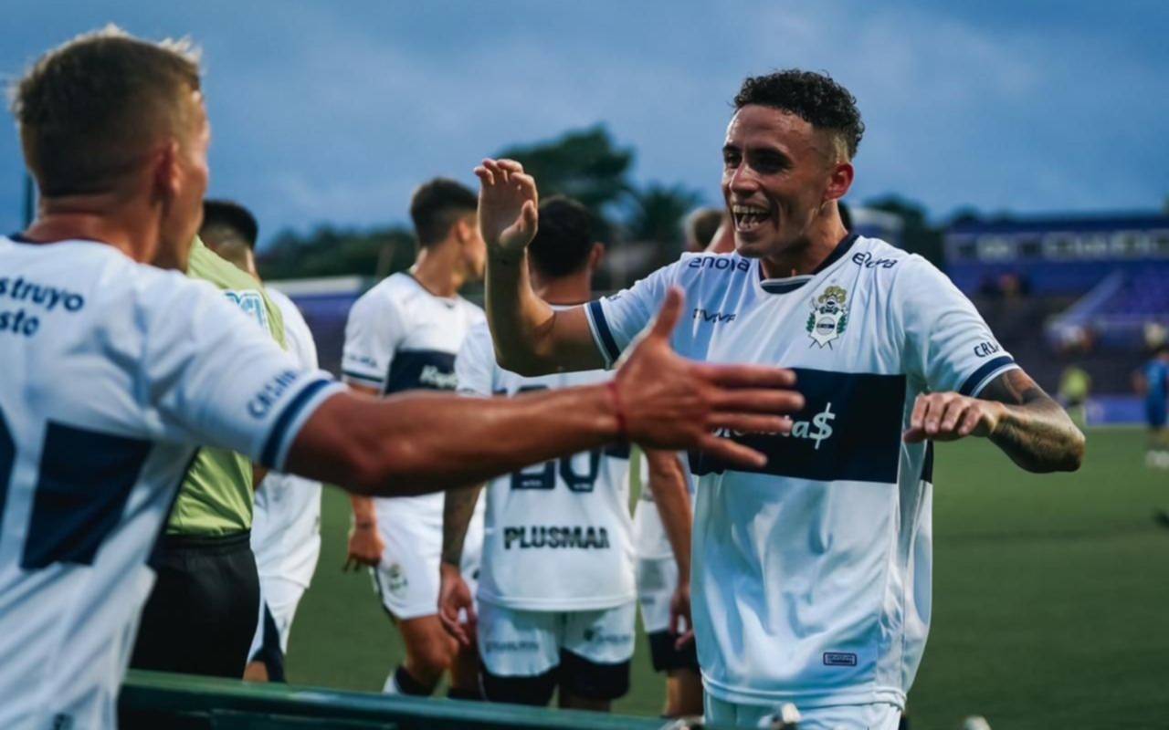 En un final caliente, Gimnasia se lo ganó a Cerro Largo en Montevideo