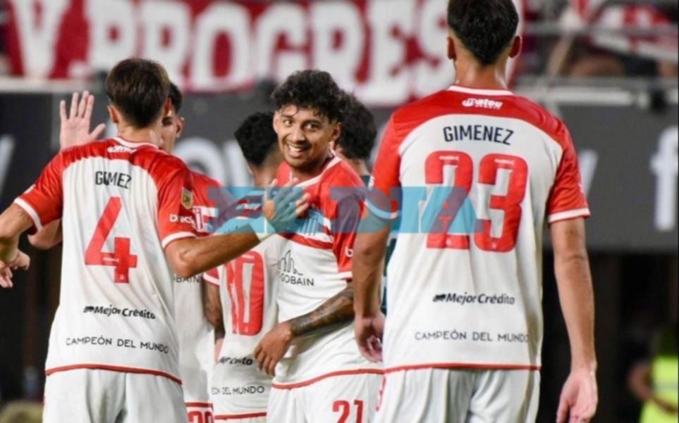 Estudiantes goleó 5 a 0 a Racing de Montevideo en La Noche del León: Medina debutó con gol