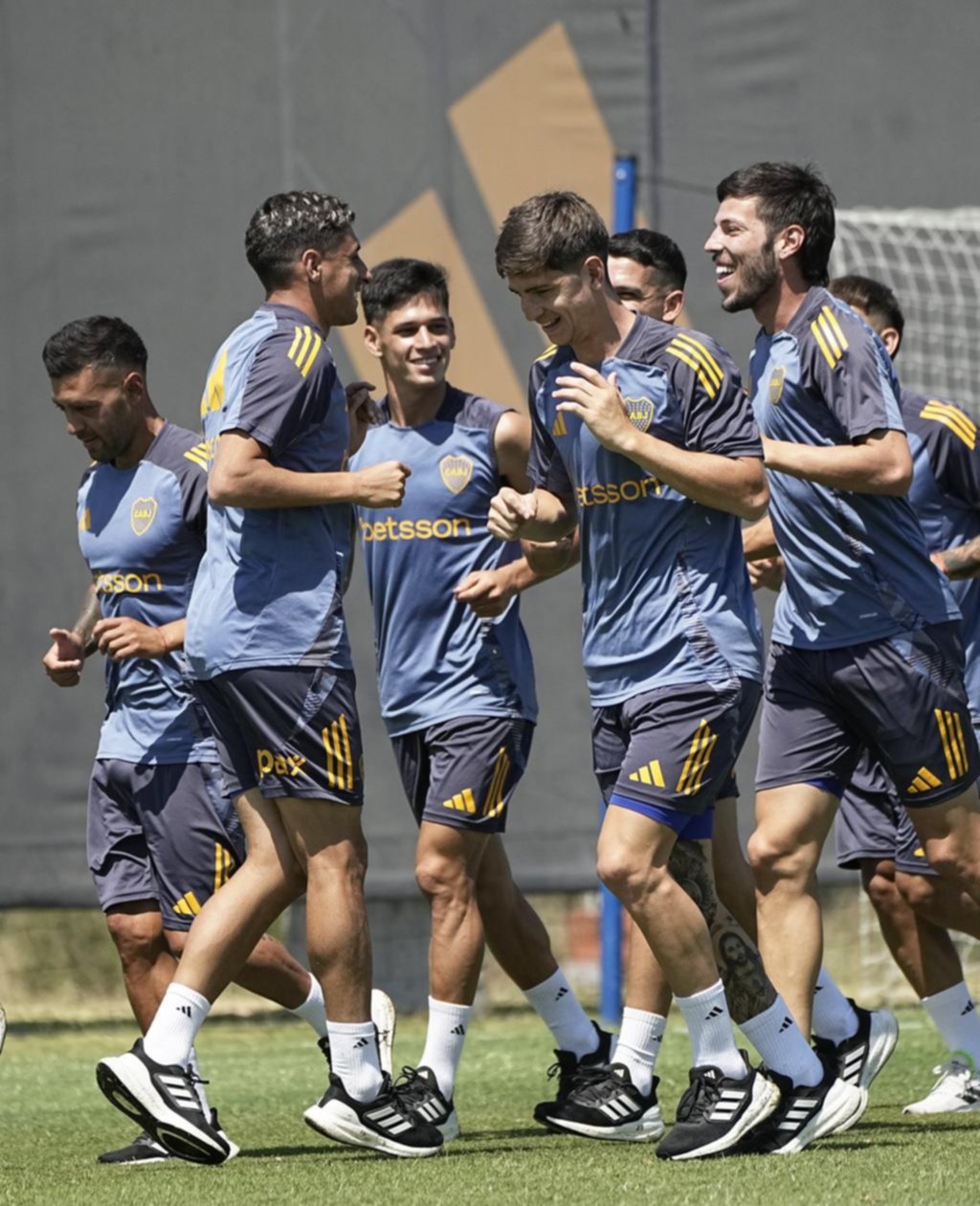 Gago sorprendió y ahora piensa en Rolón de libero