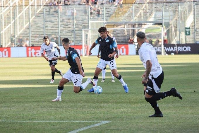 Racing mostró todo su poderío ante Colo Colo