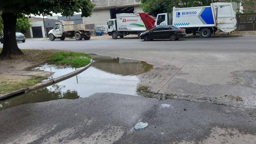 Quejas por desagües y cloacas tapadas en la zona de 122 y 66 bis
