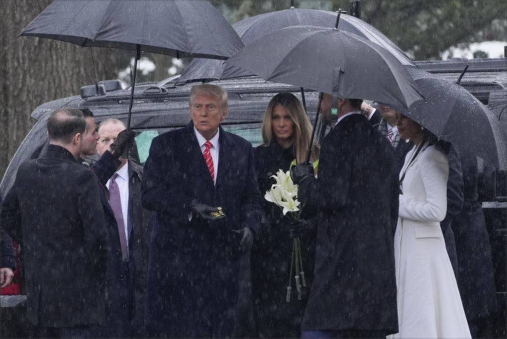 Trump jura un nuevo mandato con una lluvia de decretos en agenda