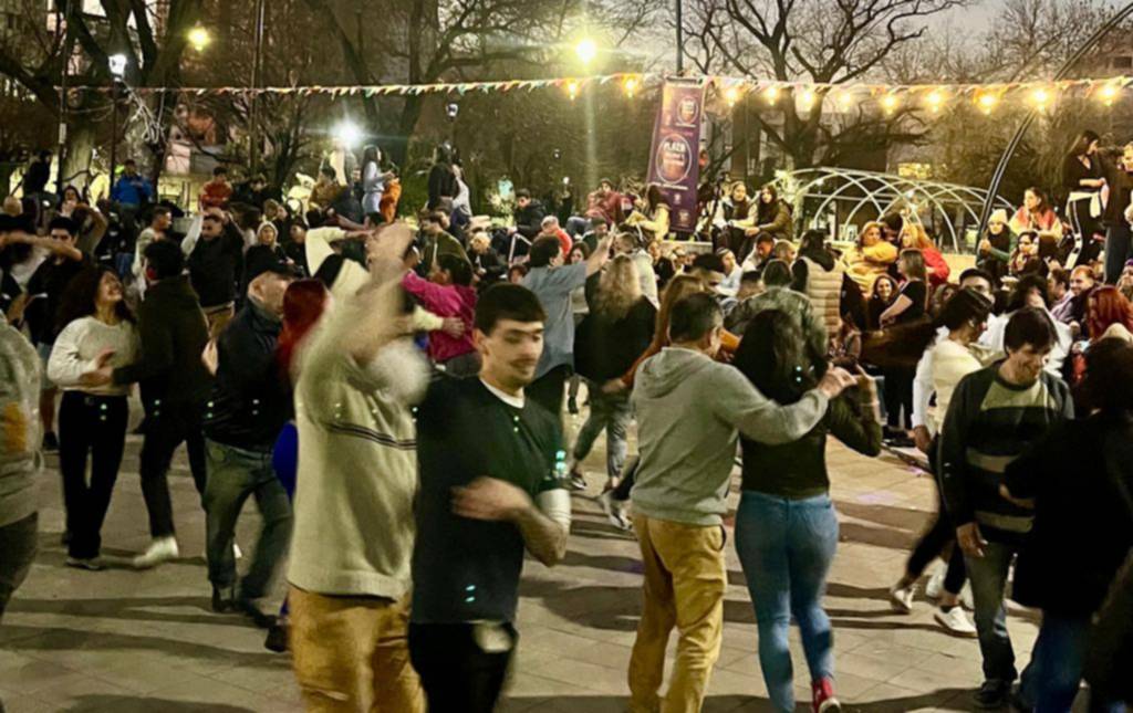 El baile latino no se toma vacaciones en La Plata