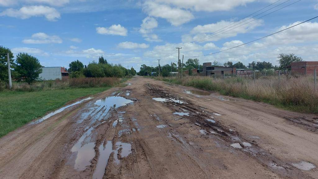 Quejas por el mal estado de una calle en Ignacio Correas