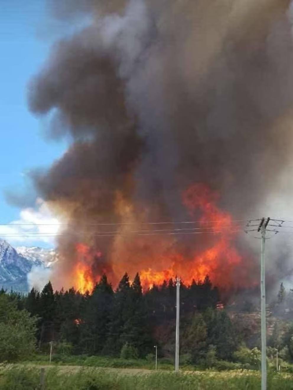 El incendio en Epuyén no da tregua: más de 3 mil hectáreas quemadas