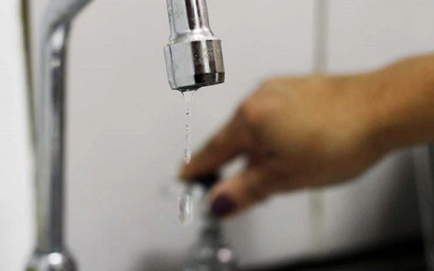 AySA anuncia cortes de agua en Quilmes: barrios afectados y horarios