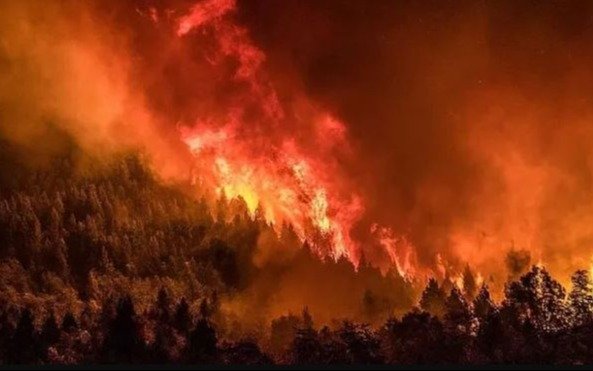 En el Nahuel Huapi habrá incendios por tres meses más y logran controlar un flanco en Epuyén
