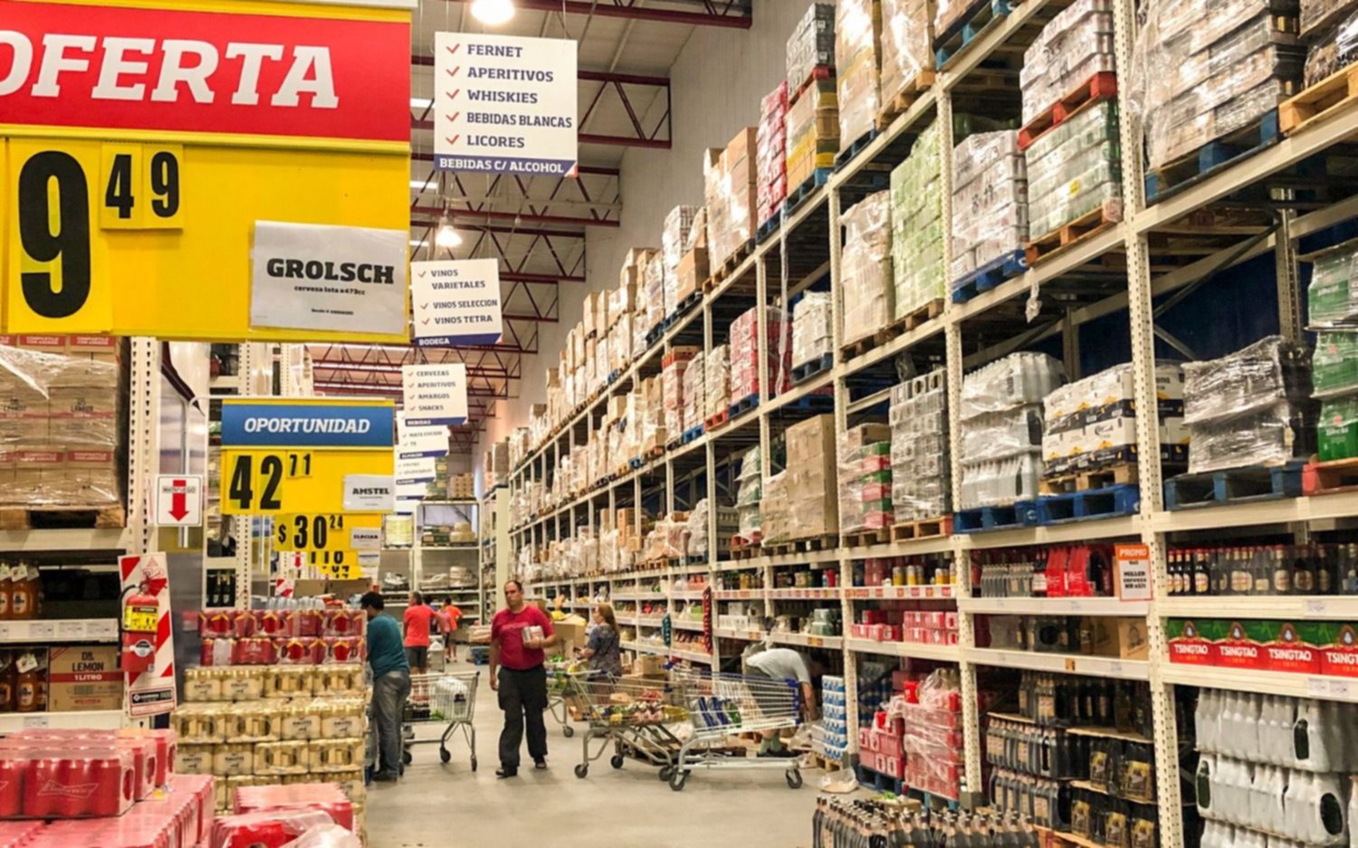 En diciembre repuntó el consumo, aunque el 2024 lo cerró con una caída de 7,4%