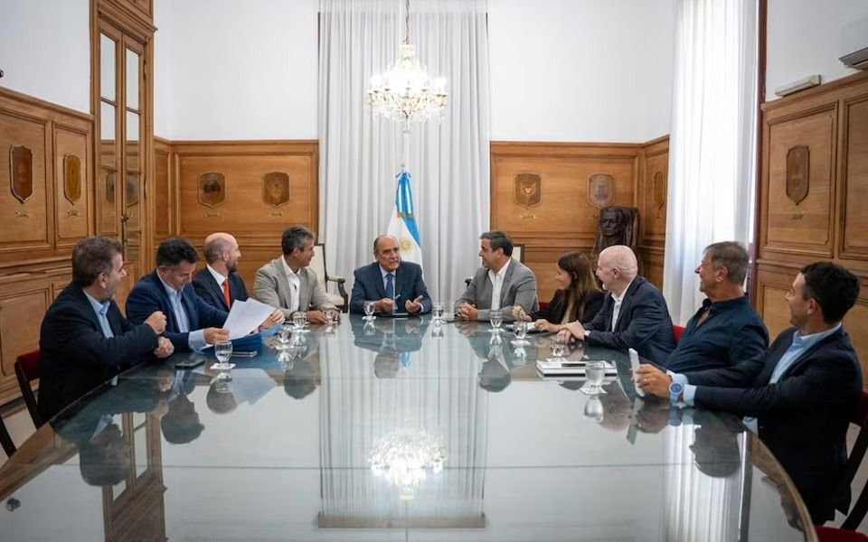 Eliminación de las PASO: Francos recibió a opositores dialoguistas y puso fecha para el tratamiento