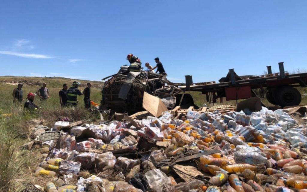 Verano trágico en las rutas: tres muertos al chocar un auto y un camión en Tandil