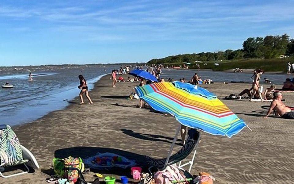 Ola de calor: mantienen el alerta por cianobacterias en las playas de Punta Lara y Berisso