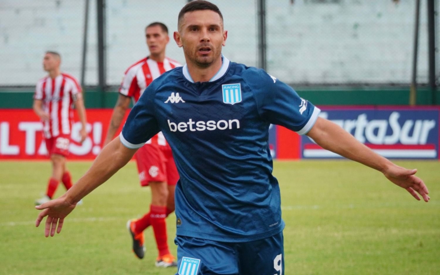 Racing le ganó a Barracas Central en su debut en el Torneo Apertura 2025