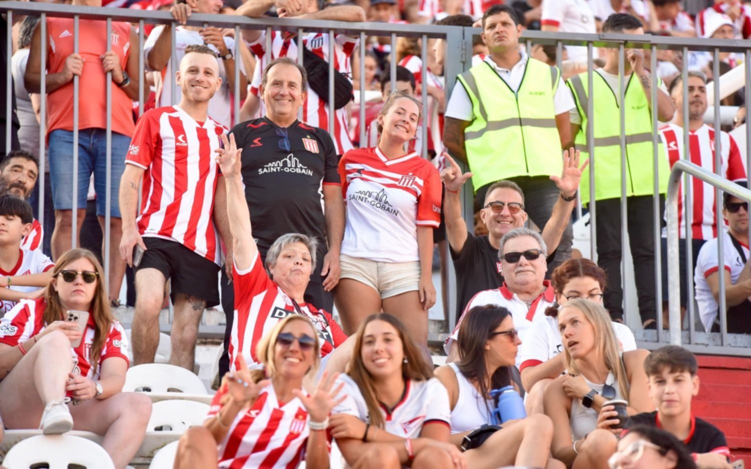 Fotos | Los hinchas disfrutaron del buen arranque del Pincha