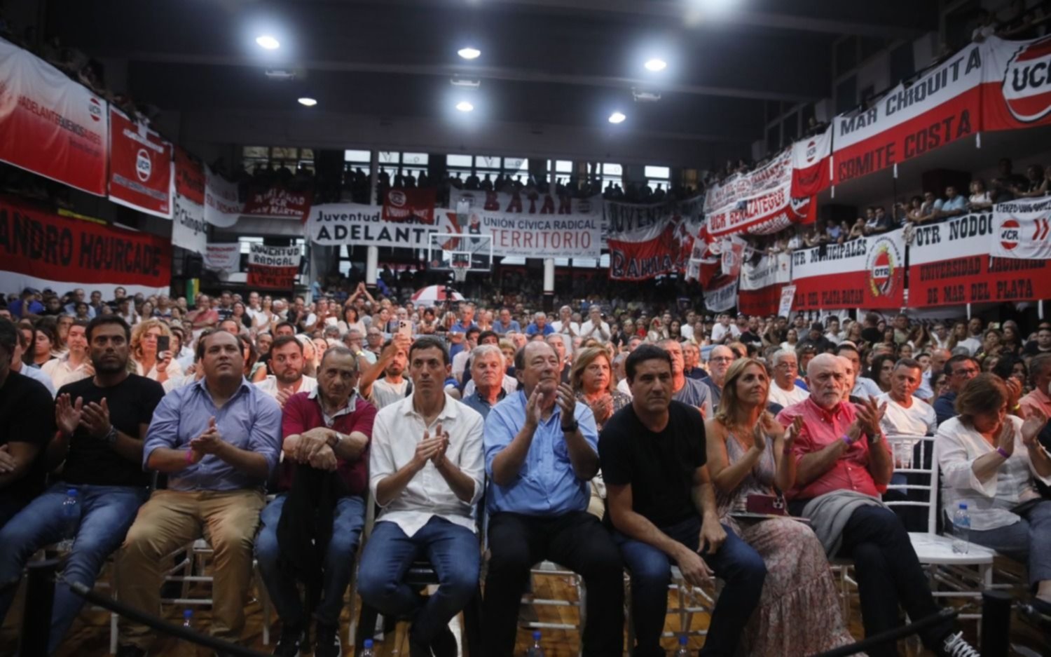 La conducción de la UCR bonaerense apuesta al desdoblamiento electoral
