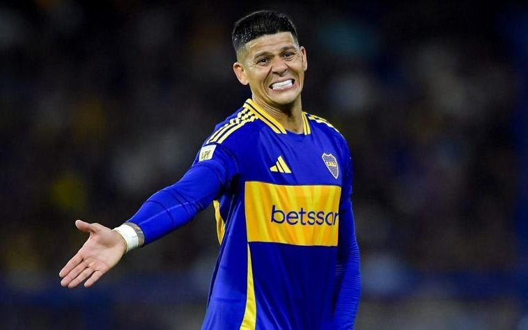 Rojo solo aguantó el primer tiempo y fue reemplazado