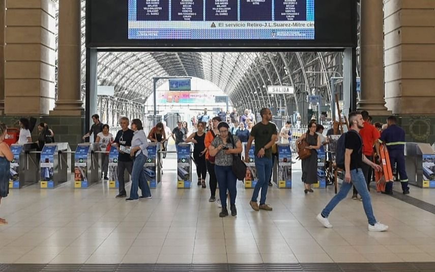 El paro de trenes del martes: a qué hora arranca, cuándo termina y lo que hay que saber