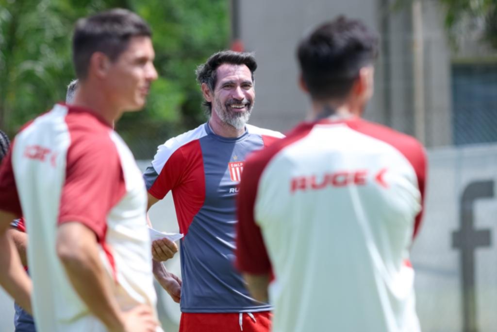 Carrillo o Alario: Domínguez define pensando en Huracán