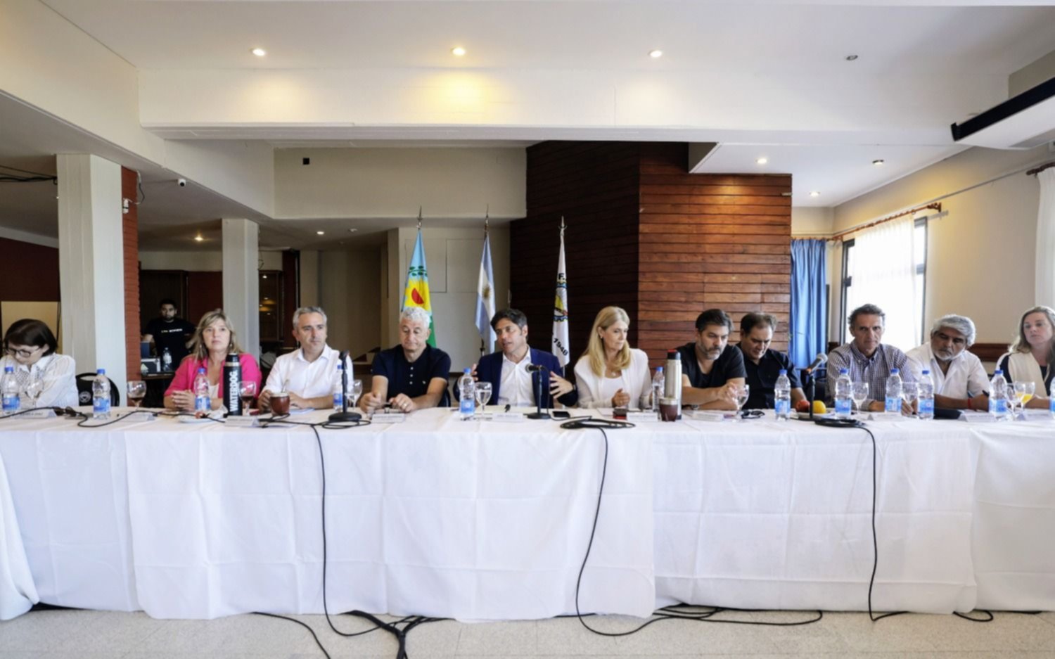 Kicillof habló de “nueva” propuesta electoral y hay presión para desdoblar