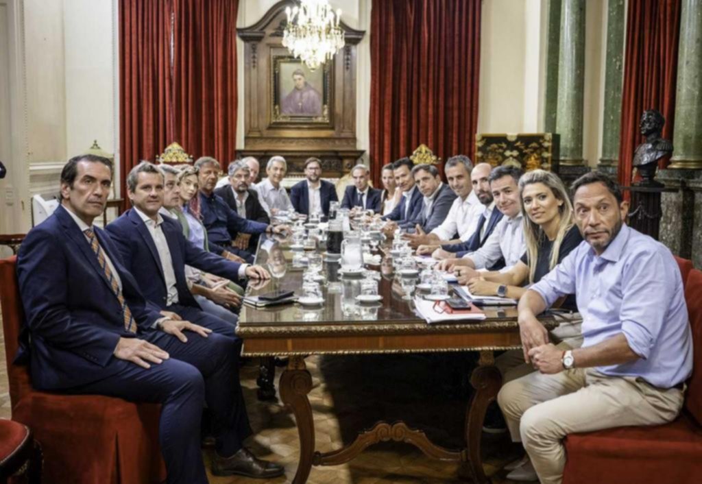 El oficialismo cree que está cerca de suspender este año las PASO