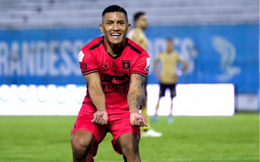 Gimnasia miró hacia Colombia y tiene en carpeta a Cristian Barrios de Independiente Medellín: ¿De qué juega?