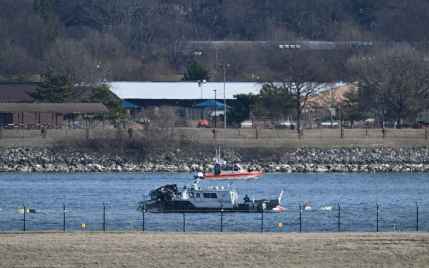 Tragedia de Washington: confirman que un argentino y su hijo murieron en el choque entre el avión y el helicóptero