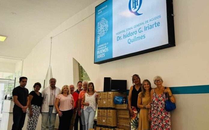 Cooperadora donó computadoras al Hospital de Quilmes