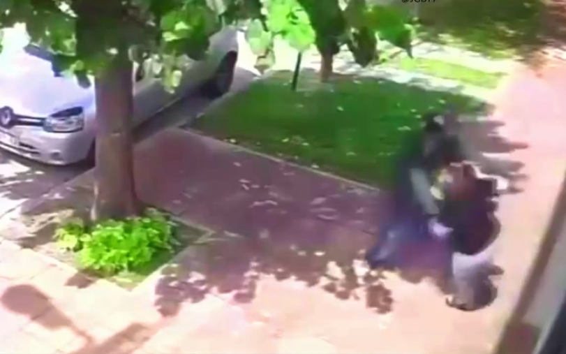Hombre rengo y sin un brazo golpeó y asaltó a jubilada en Quilmes