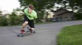 Murió un joven practicando longboard, un deporte en auge