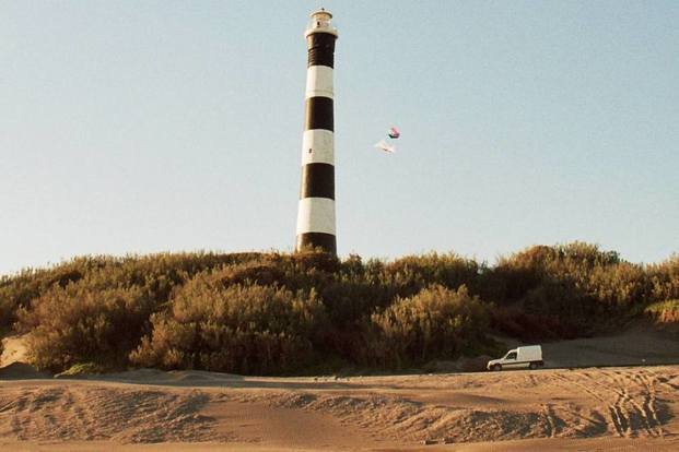 Amplias playas y muy buena pesca deportiva en Claromecó