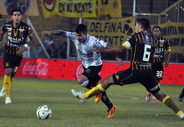 Con uno más, la Academia no pudo con Olimpo en Bahía