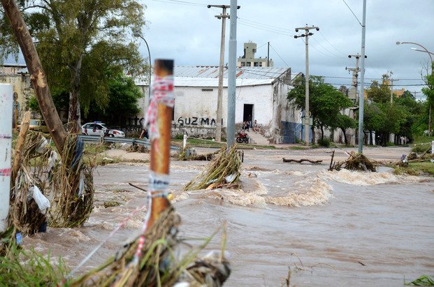 Otra inundación sacude a Córdoba: buscan a una chica desaparecida