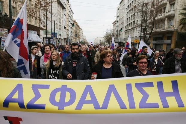 Huelga general y protestas en Grecia contra la reforma jubilatoria