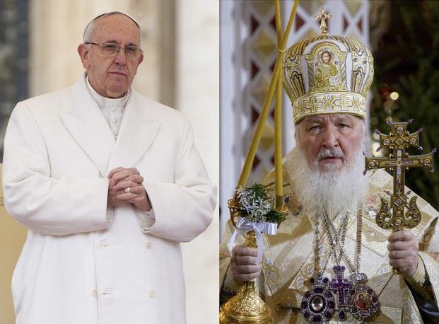 El Papa, en un gesto histórico con el patriarca ortodoxo ruso