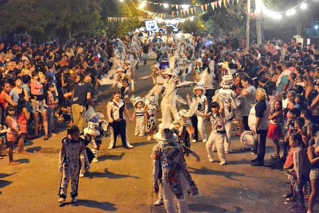 Cientos de vecinos disfrutaron de los festejos del Carnaval en Quilmes