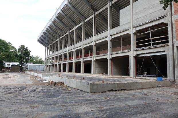 ¿Anuncio por el estadio?